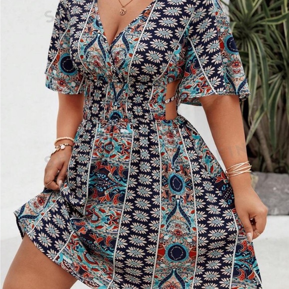 NIP SHEIN VCAY Plus Size Floral Print V-Neck Ruffle Sleeve Short Dress 4XL - Picture 7 of 8